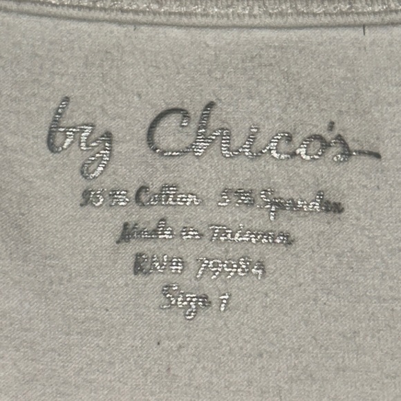 Chico's Women's Graphic Top Sz 1  (8/10) Red & Gray Glam - Picture 3 of 5
